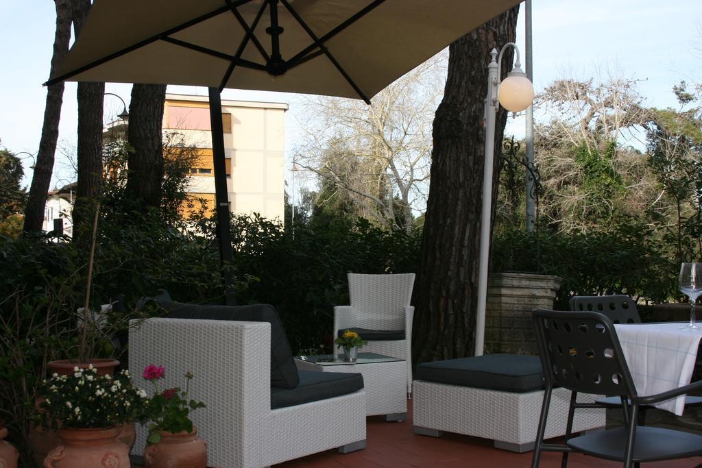 Splash House Tirrenia Extérieur photo